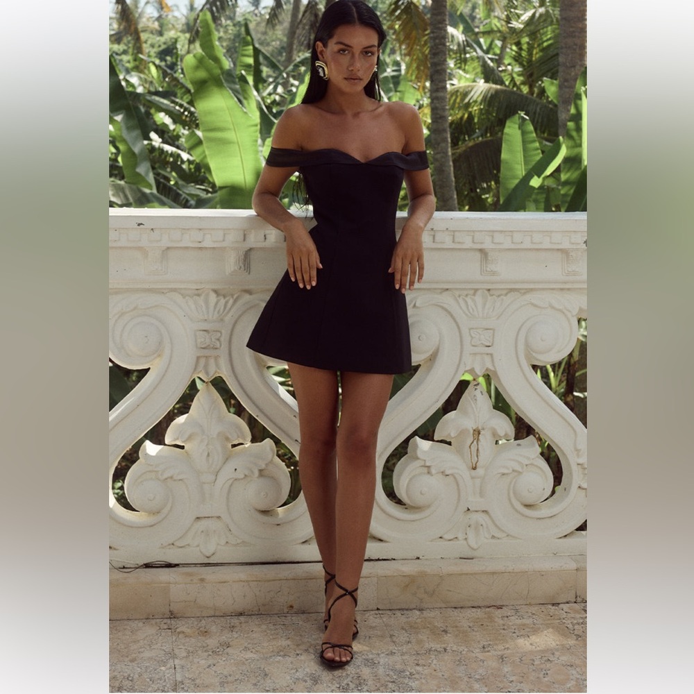 Runaway / NWT Ebony mini Elegant Black Dress Small S